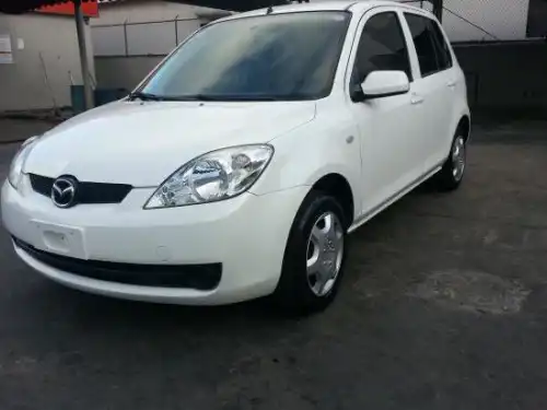 Mazda Demio 2007 blanca