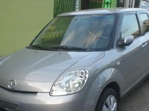 Mazda Verisa  2006