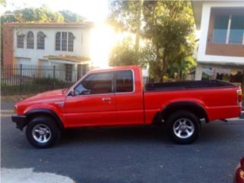 Mazda B2600i 4x4 1993 AC Standard