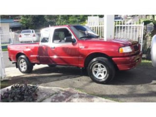 Mazda B3000 Cabina y Media Inmaculada