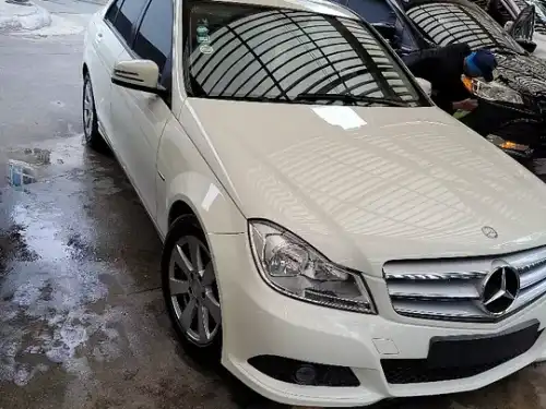 Mercedes Benz C200 2012