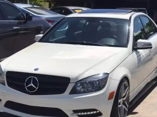 Mercedes Benz C300 2011 Luxury -Único dueño deI país. Versión de lujo Luxury