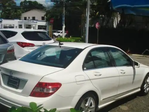 Mercedes-Benz Clase C 300 2010