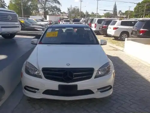 Mercedes-Benz Clase C 300 2011