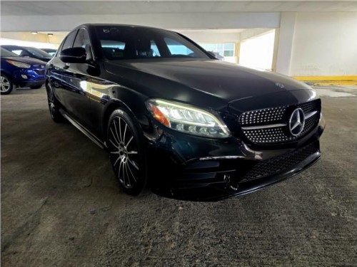 Mercedes-Benz C300 2019 con 31k millas $26,90