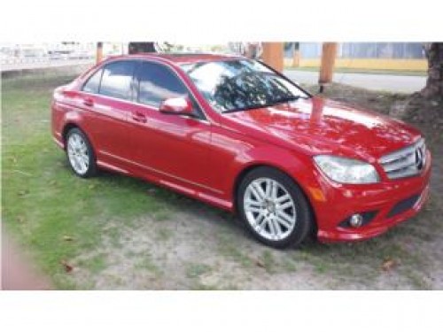 Mercedes Benz C300 Rojo