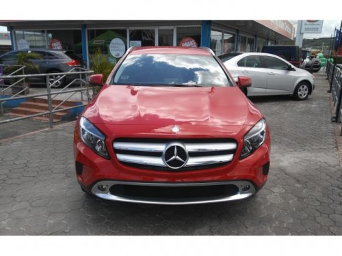 Mercedes benz GLA 250 del 2015