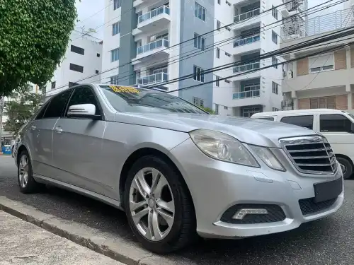 Mercedez Benz E300 2010 