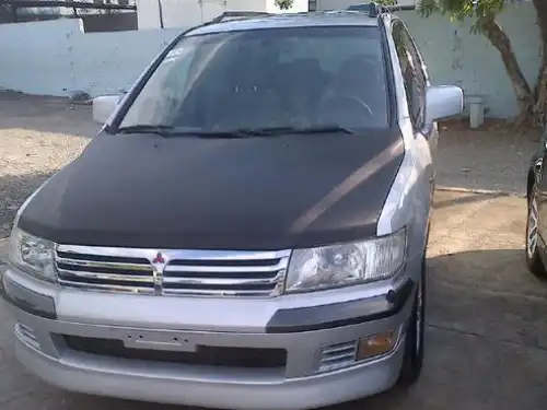Mitsubishi Chariot  2002
