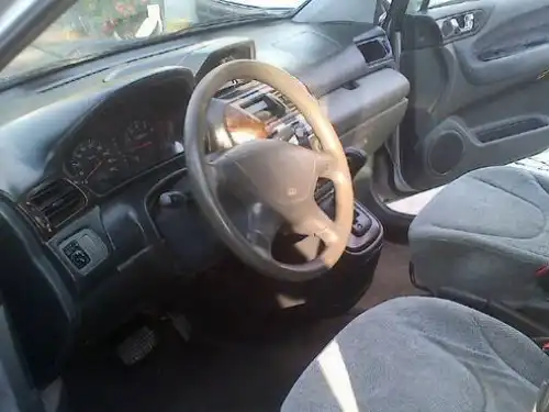 Mitsubishi Chariot  2002