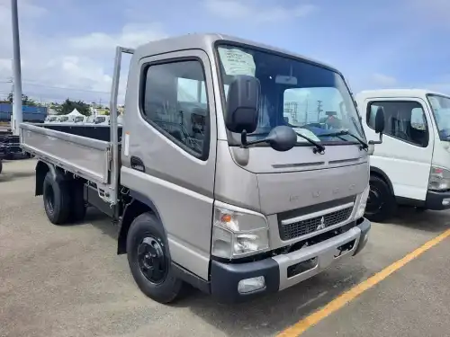 Mitsubishi Fuso Cama Corta. 2023