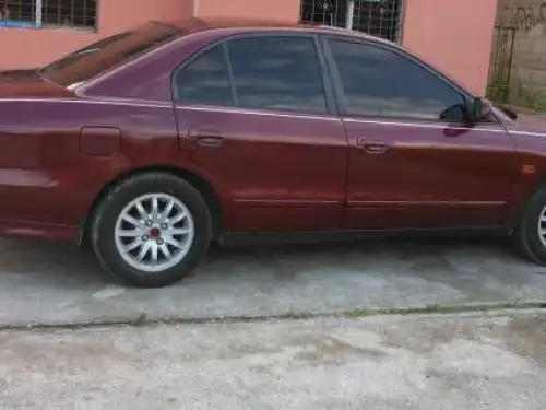 Mitsubishi Galant 01 Gas