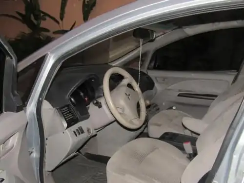 Mitsubishi Grandis  2005