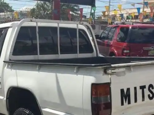 Mitsubishi L 200  1999