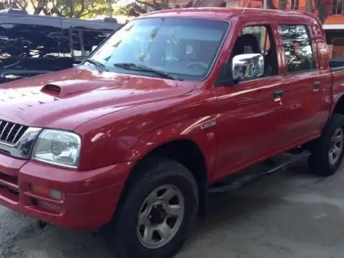 Mitsubishi L 200  2000