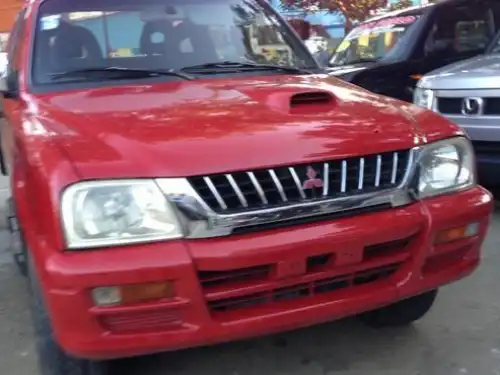 Mitsubishi L 200  2000