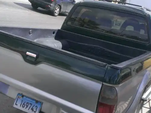 Mitsubishi L 200  2001