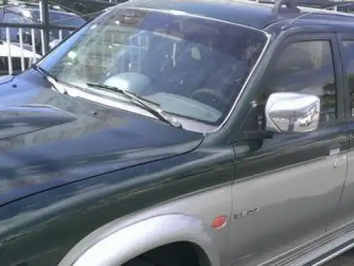 Mitsubishi L 200  2001