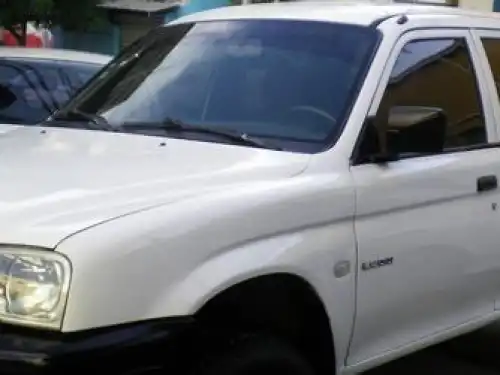 Mitsubishi L 200  2006