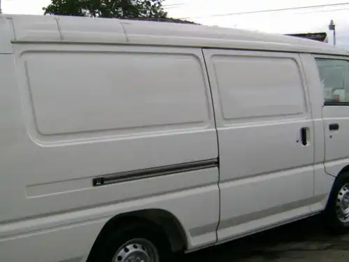 Mitsubishi L 300  2013