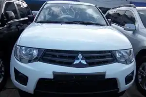 Mitsubishi L200 d 2015