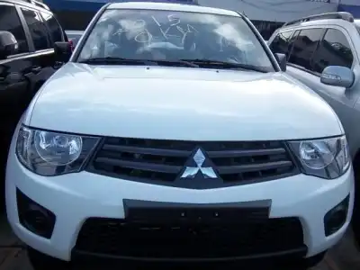 Mitsubishi L200 d 2015