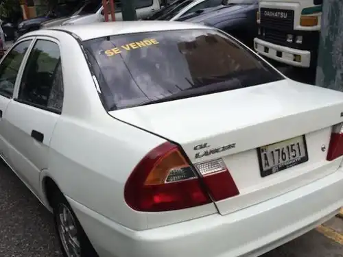 Mitsubishi Lancer  1999
