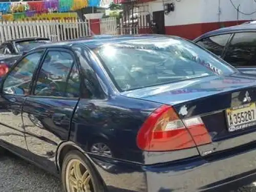 Mitsubishi Lancer  2000