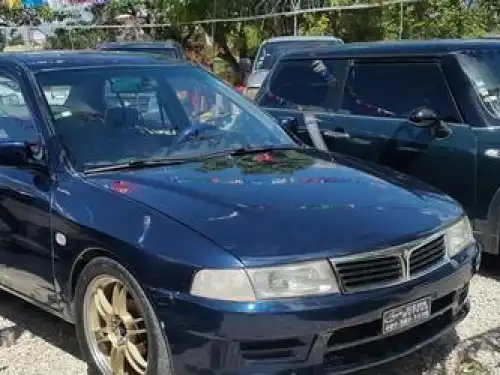 Mitsubishi Lancer  2000