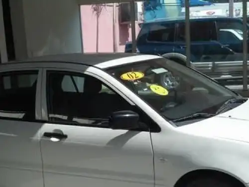 Mitsubishi Lancer  2002