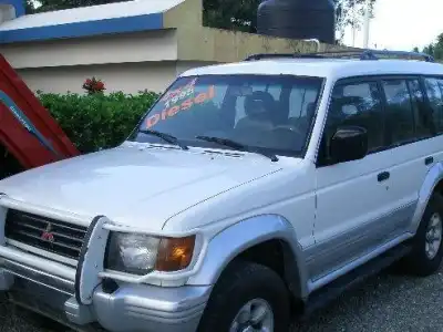 Mitsubishi Montero  1995