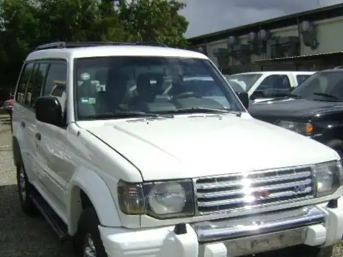 Mitsubishi Montero  1998