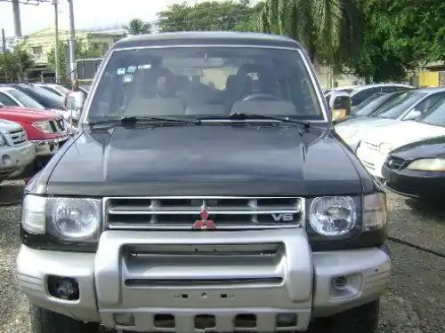 Mitsubishi Montero  1999