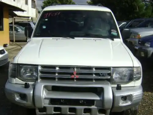 Mitsubishi Montero  2000