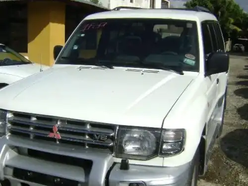 Mitsubishi Montero  2000