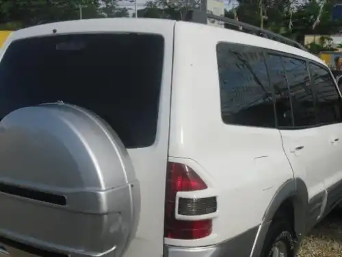 Mitsubishi Montero  2001