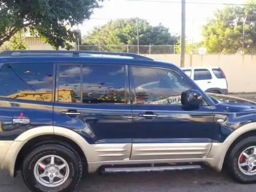 Mitsubishi Montero  2002