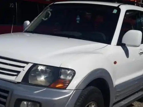 Mitsubishi Montero  2002
