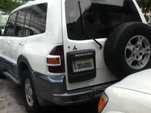 Mitsubishi Montero 2001 blanca 