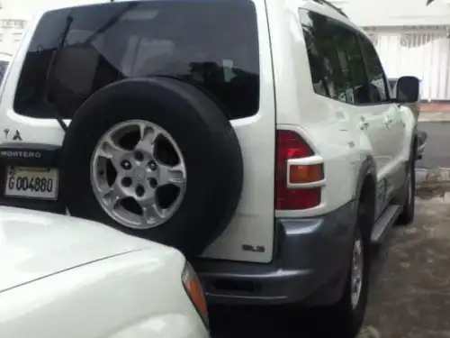 Mitsubishi Montero 2001 blanca 