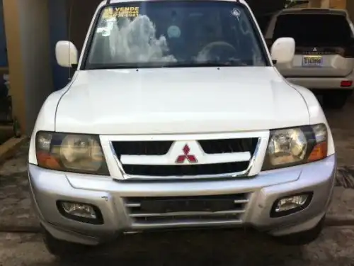 Mitsubishi Montero 2001 cara de gato 