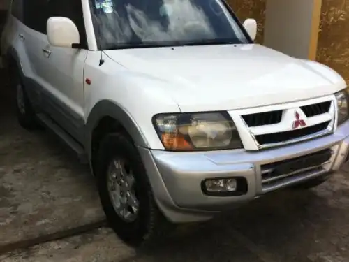 Mitsubishi Montero 2001 cara de gato 
