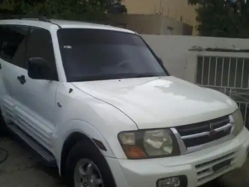 Mitsubishi Montero 2001 cara de gato