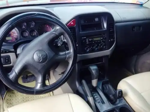Mitsubishi Montero Limited 2002