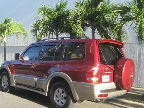 Mitsubishi Montero Limited 2004