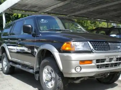 Mitsubishi Montero Sport  1998