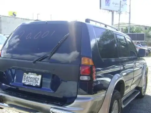 Mitsubishi Montero Sport  2000