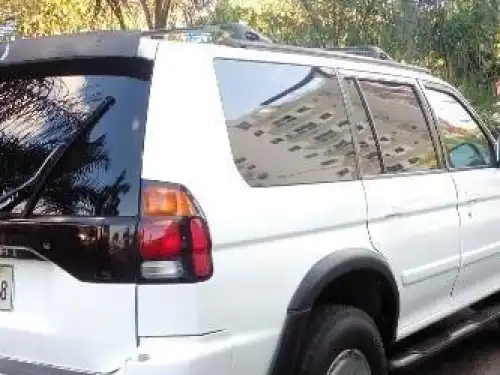 Mitsubishi Montero Sport  2000