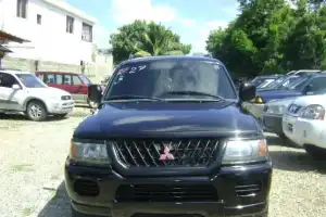 Mitsubishi Montero Sport  2000