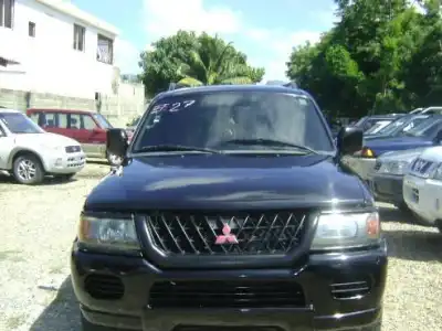 Mitsubishi Montero Sport  2000